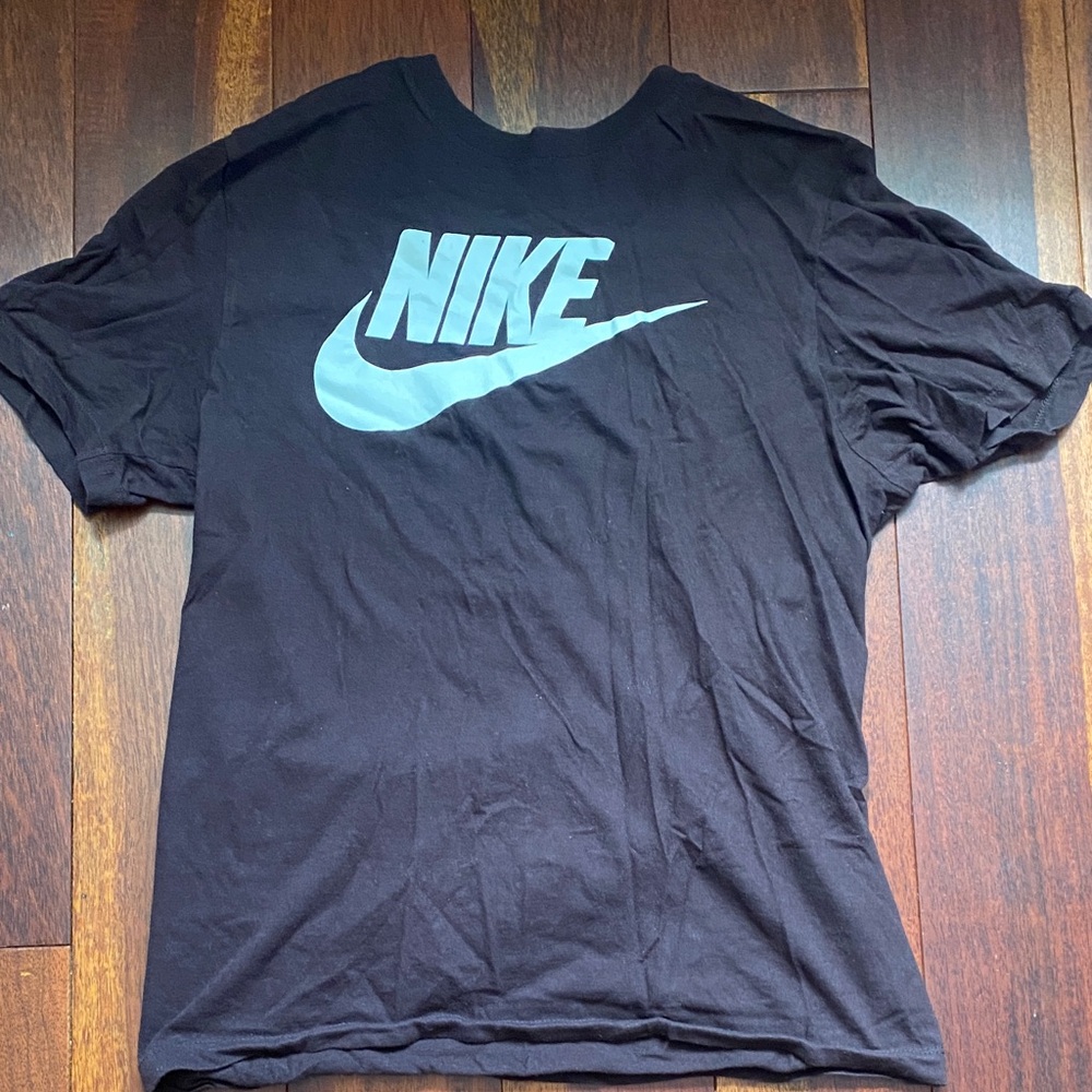 Nike Men's Brown Tee with White Logo
